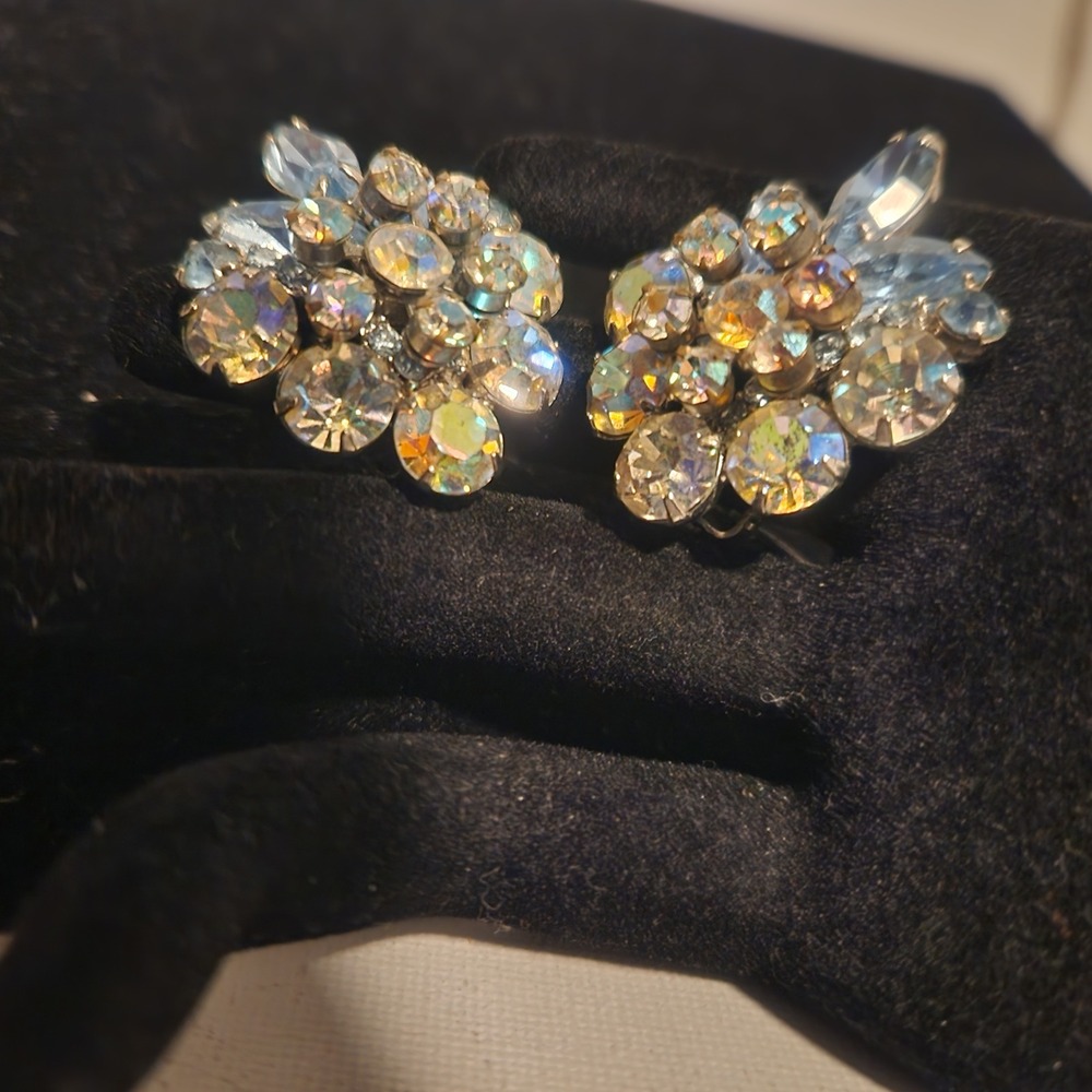 Vintage Aurora Borealis Blue Rhinestone Clip On Cluster Earrings Silver Tone - Picture 12 of 16